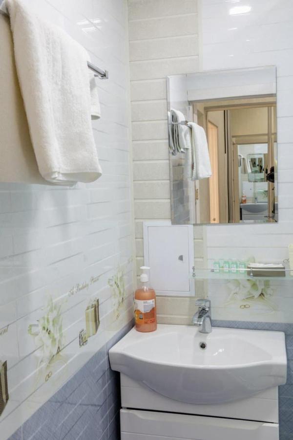 Metro Aybek Center Of Tashkent Comfort 1 Bedroom And Hall Eksteriør bilde